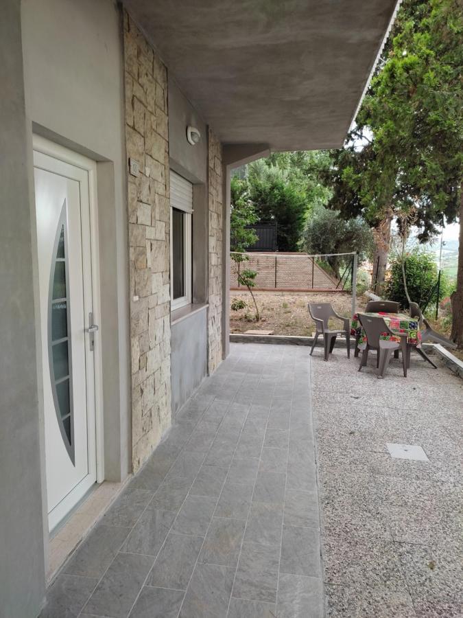 Villa Paoletti, Appartamento Confortevole Nel Cuore Di กราดารา ภายนอก รูปภาพ
