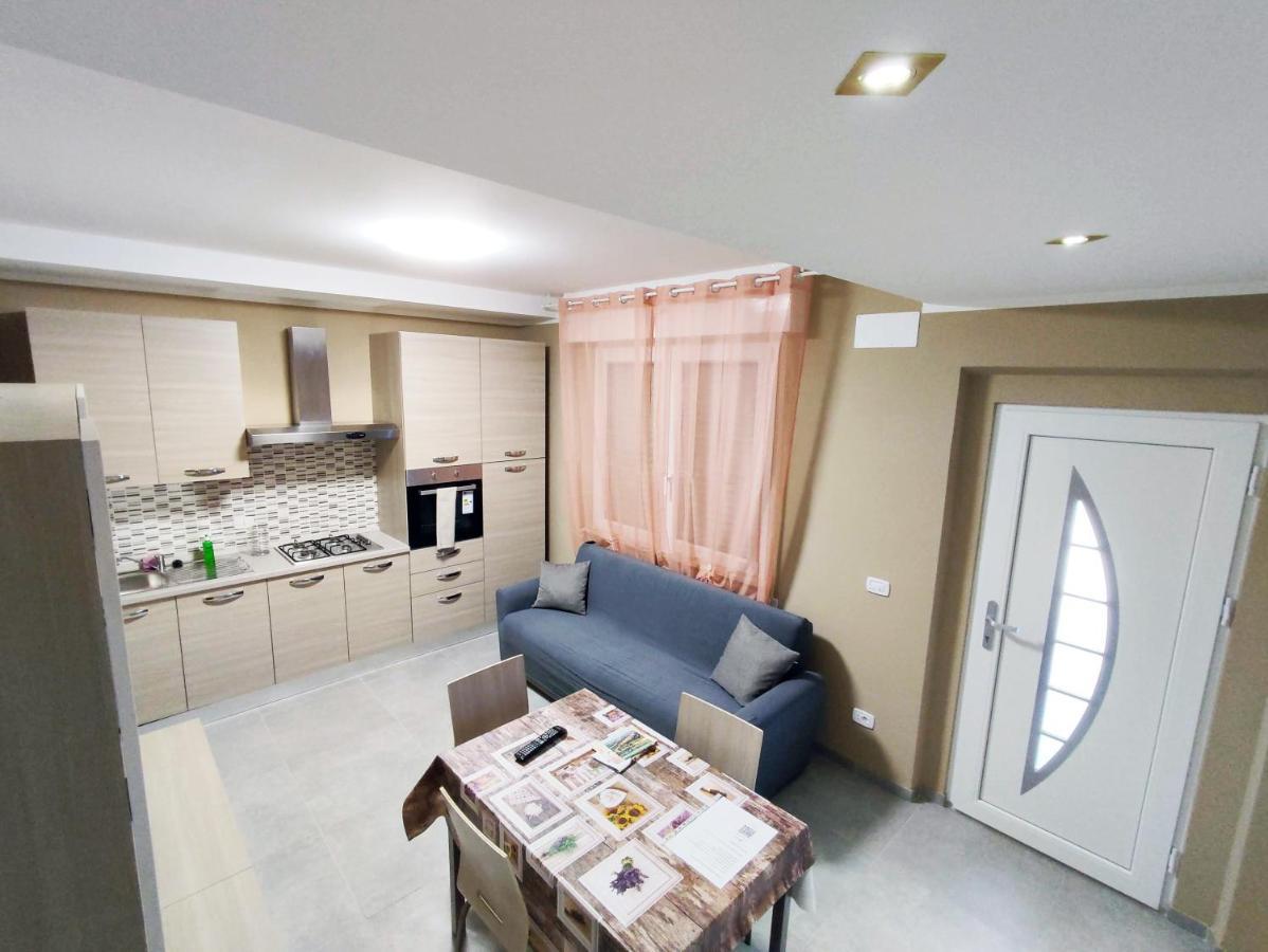 Villa Paoletti, Appartamento Confortevole Nel Cuore Di กราดารา ภายนอก รูปภาพ